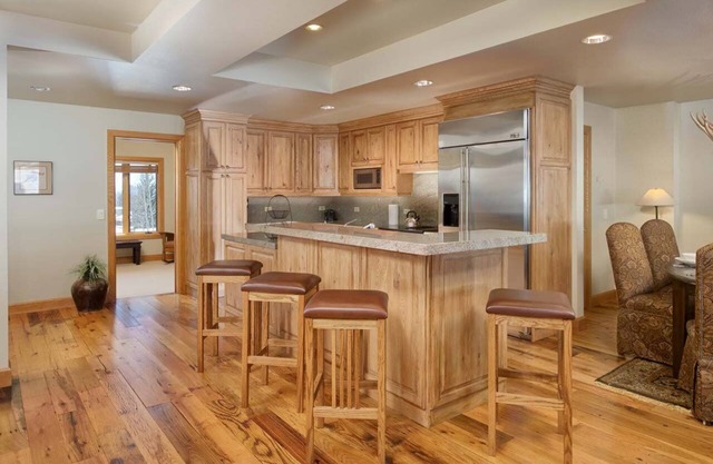 4BD / 5. 5BA Tram Tour 3511: 4 BR / 5. 5 maisons de ville de BA à Teton Village, pour 9 personnes