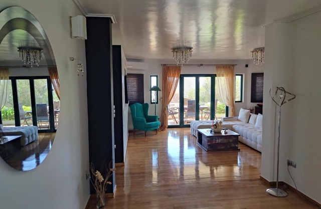 John's modern apartments artemida