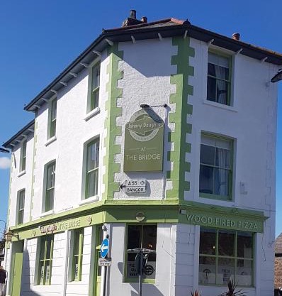 Johnny Dough's Conwy with Rooms