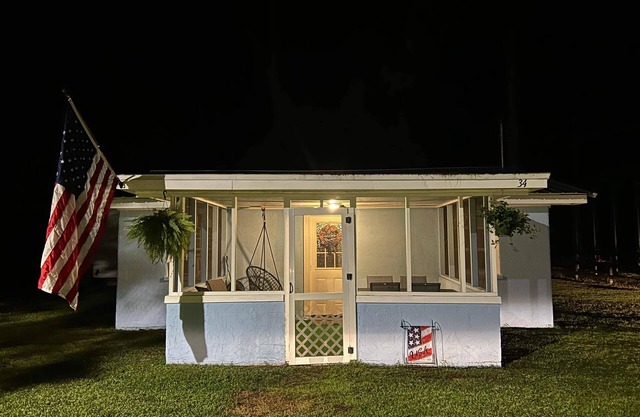 Johnny’s Fishing Cabinn