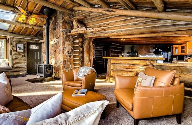 Johnson's Historic Cabin Getaway