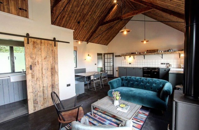 Rustic 1-bed holiday home in Suffolk countryside