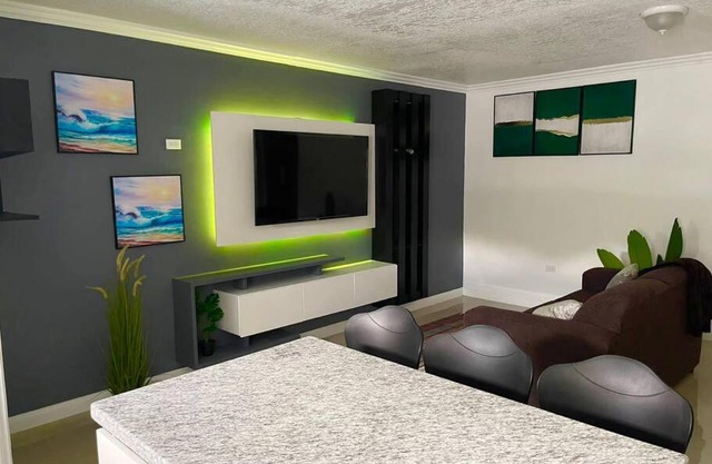 JoJo’s Stay- Cozy 1BR w/Pool and Breathtaking View
