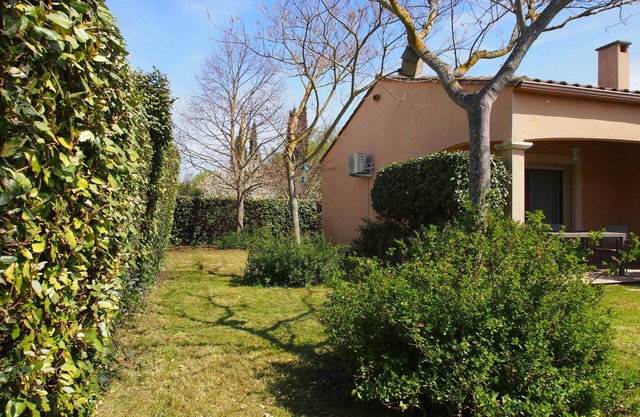 jolie maisonnette indépendante au cœur d'un charmant village