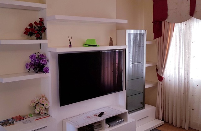 MAISON JON AVEC GARAGE ET WIFI à 5 minutes du métro