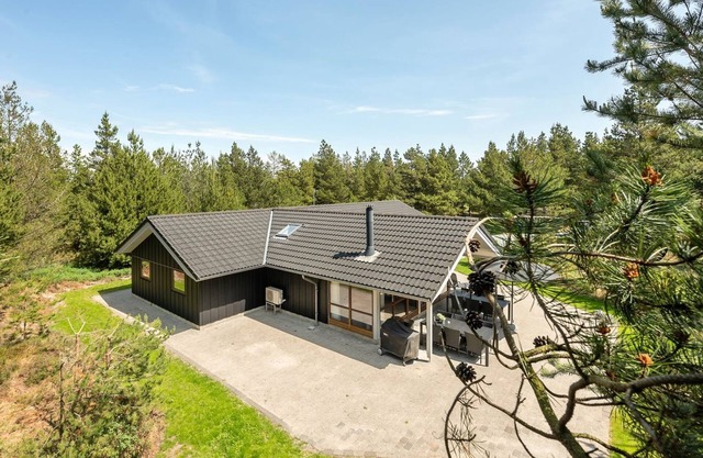 "Jonas" - 2.4km from the sea by Interhome