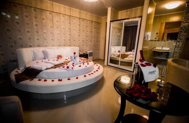 Joneya Hotel