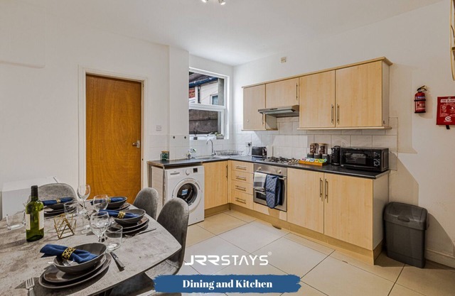 ✪Cosy✪2Bed House✪Hanley✪Parking✪