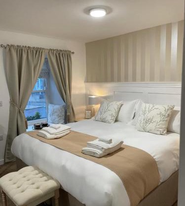 JT Abergwaun hotel