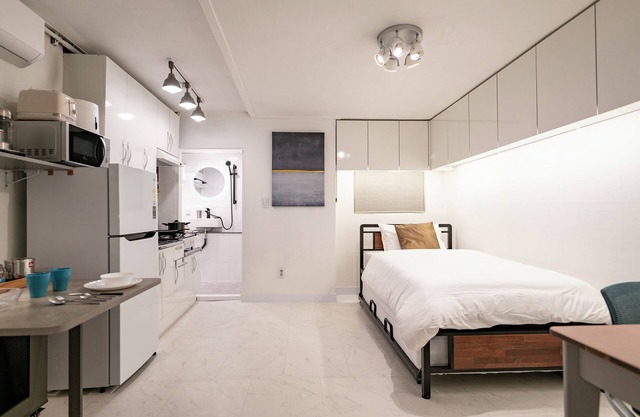 JTS Tailored Service Studio near Hyehwa Station