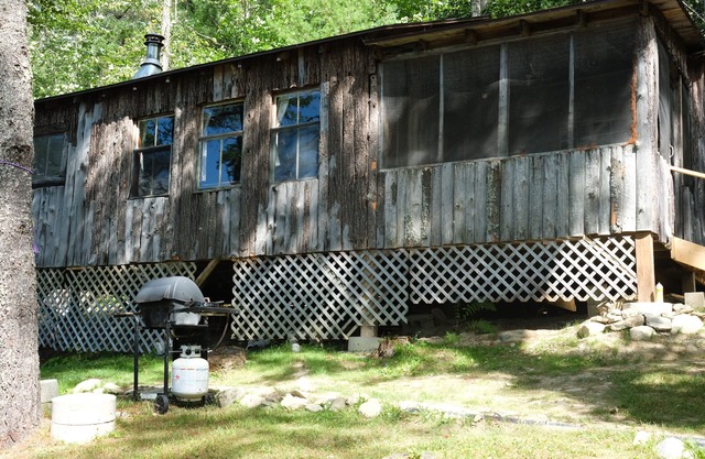 Chalet rustique sur le lac Damariscotta avec une plage privée