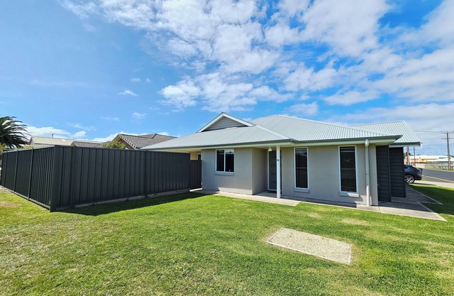 Julia's - Close to the heart of Robe