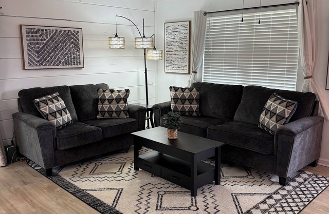 NEW RENTAL: 3 Bedroom/2 Bath cottage located minutes to Fall Creek Falls Park