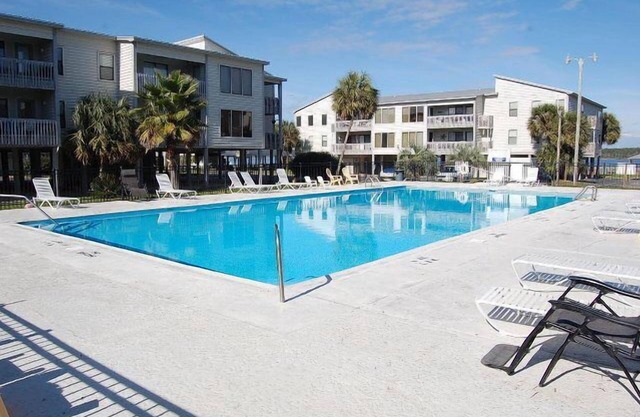 Sea Oats J206, Nice Large / Waterfront-Beach, Pool, Pet Friendly Front Lagoon Front