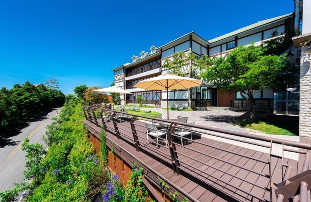Jun Yue Hanging Garden Resort