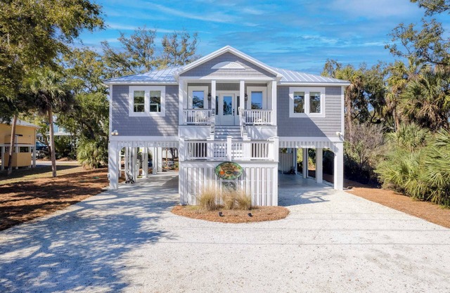 Jungle House/ Pet Friendly/ Luxury New Edisto Home