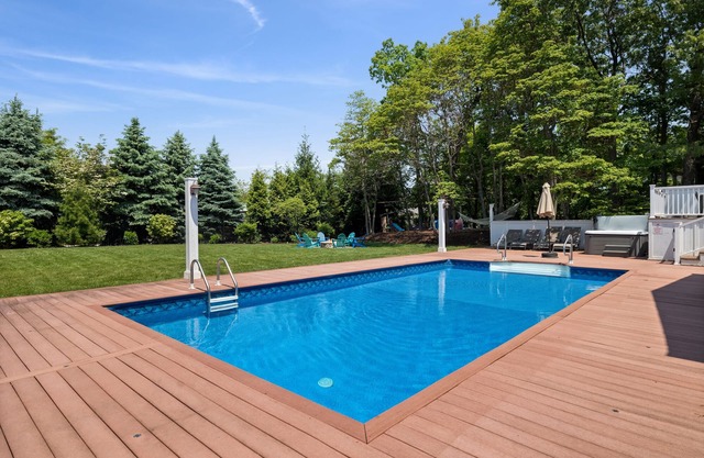 Juniper Presents: Amazing Vacay Home- Hot Tub, Firepit, Kids Area
