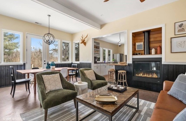 Juniper Presents: Cozy Bungalow w/ EV Charger and Hot Tub, Near Beaches