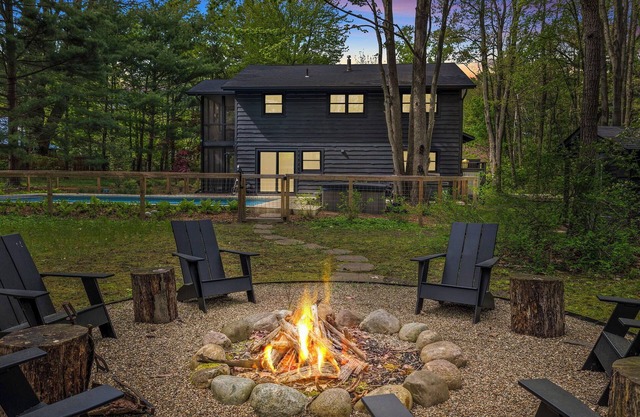 Juniper Presents: Serenity & Splendor, Wooded 2-Acre Paradise, Pool-Yoga Retreat