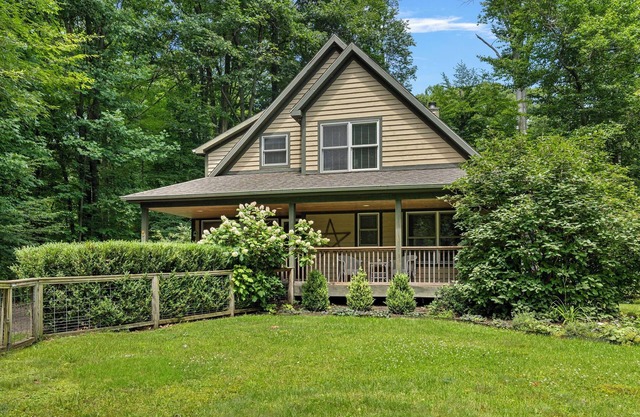 Juniper Presents: Treehouse - An Elegant & Spacious Retreat on 1.25 Secluded Acr