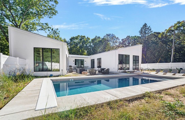 Juniper Presents: Fab Vacay Home with Pool, Walk to Lake Michigan Beach