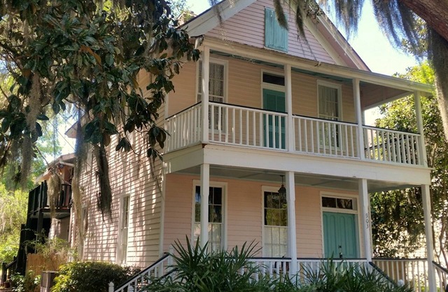 À seulement 2 mi. à Parris Island et Beaufort, à pied de la plage et des commerces - 6 personnes - Wi-FI