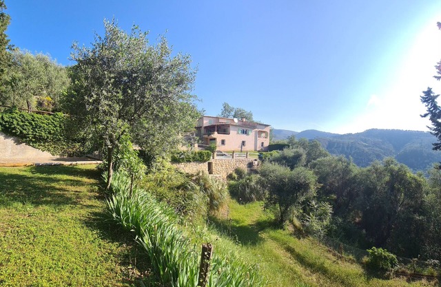 Villa de 3 chambres avec magnifique vue sur les montagnes proche de Nice/Monaco