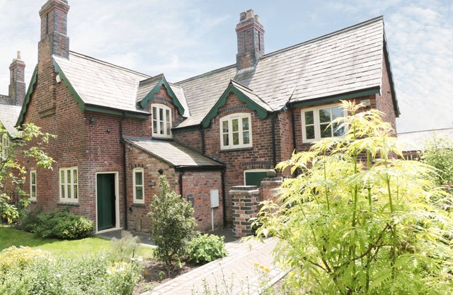 Juste un chalet, Newlands Farm, GOLDEN VALLEY