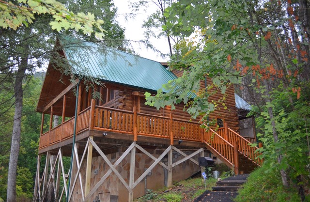 JUST ENUFF Cabin - Le 5 étoiles Beautiful View à Gatlinburg a tout ce dont vous avez besoin!