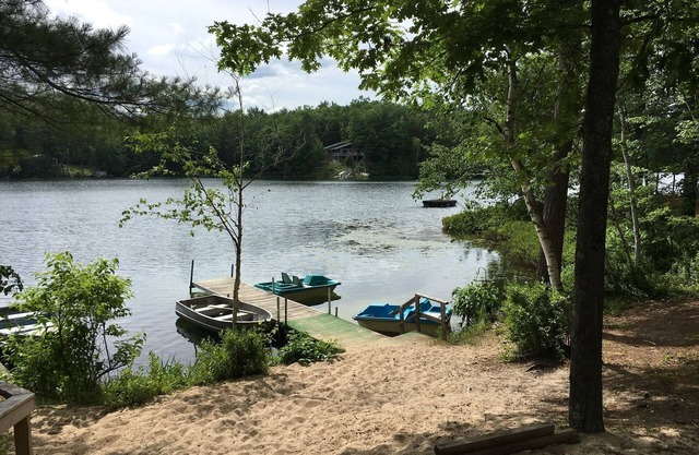 Pêche juste autour des festivals! Beau lac et baignade en eau douce.