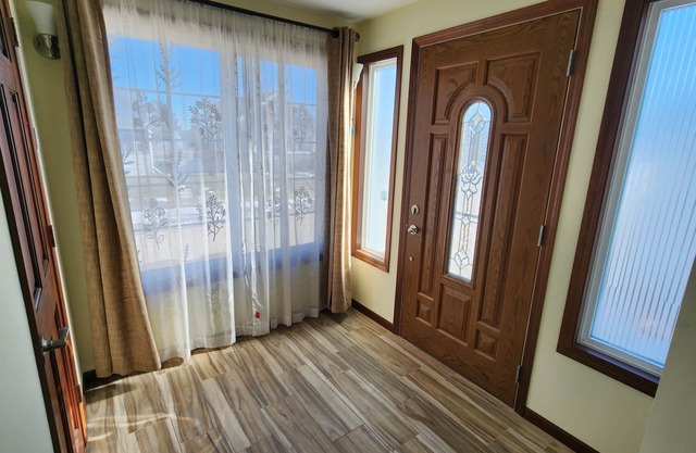 JUST REMODELED Cozy, quiet,BrewersStadium Walk Distance. ClosetoDownTown,SteFair