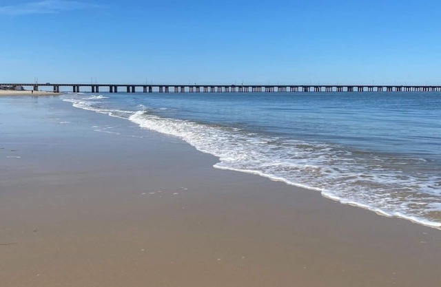 Maison magnifique à quelques pas de la plage avec vue sur l'eau!