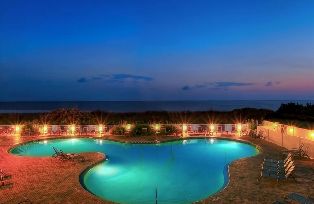 Just What You Were Looking For! 4 Serene Units, Free Parking, Onsite Pool