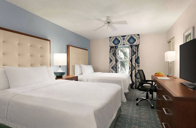 Just What You Were Looking For! 3 Comfortable Units, Pool