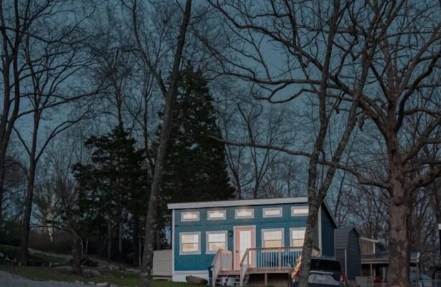 Justice- Book 1, 2 or 3 Cabins. Pet Friendly for a fee. Lake View