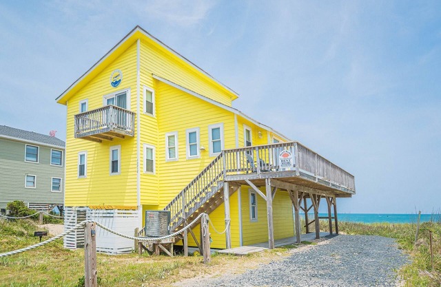 K1128 Sun Trippin 'OCEANFRONT, grandes terrasses, bien entretenues!