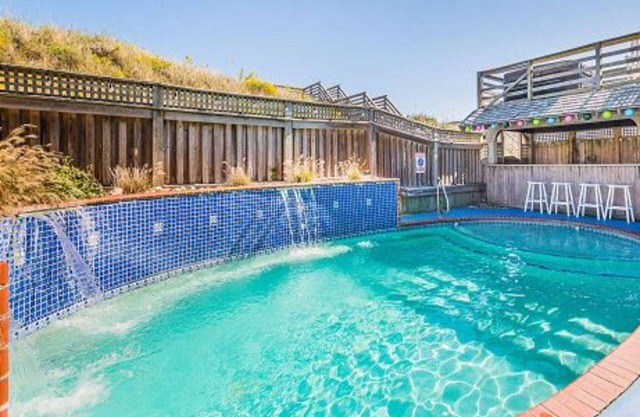 # 1203 Big Mama. En bord de mer, ascenseur, Handicap bienvenus, piscine, animaux domestiques!