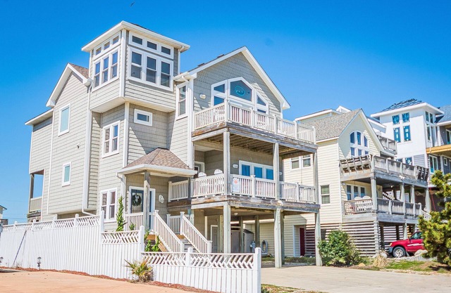 K1421 Acqua. Ocean Views; Semi-Oceanfront; Elevator; Private Pool; Rec Room!