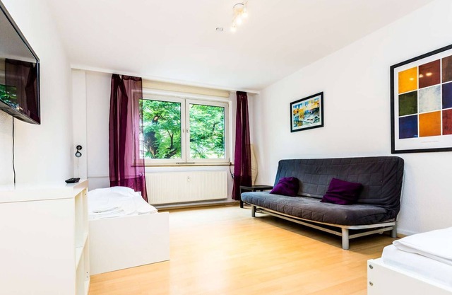 K64 nice apartment for 5 people in Cologne Höhenberg only 5km to Cologne trade fair