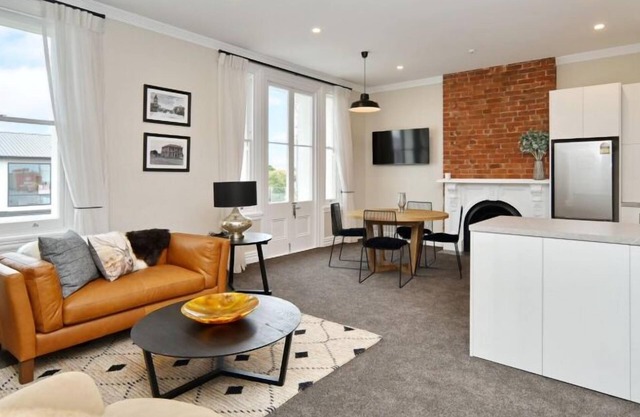 Carlton Villa 3 - Carlton Villa 3: Central location by Hagley Park