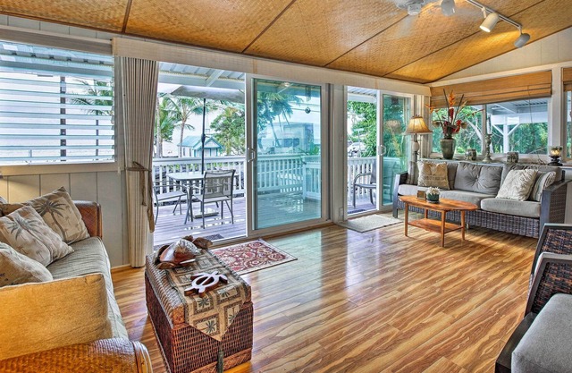 NOUVEAU! Kailua-Kona House w / Oceanfront Deck & View