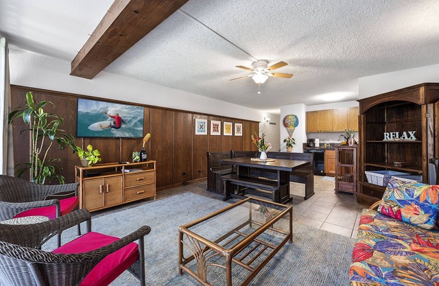 Kalani Kai#109 1st Floor, Remodeled Unit in Heart of Kona Town! Best location