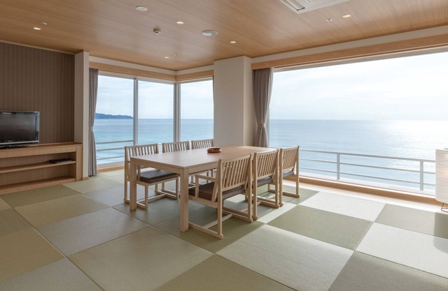 Kamogawa Grand Hotel