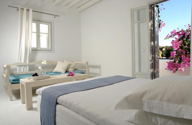 Kapetan Tasos Suites