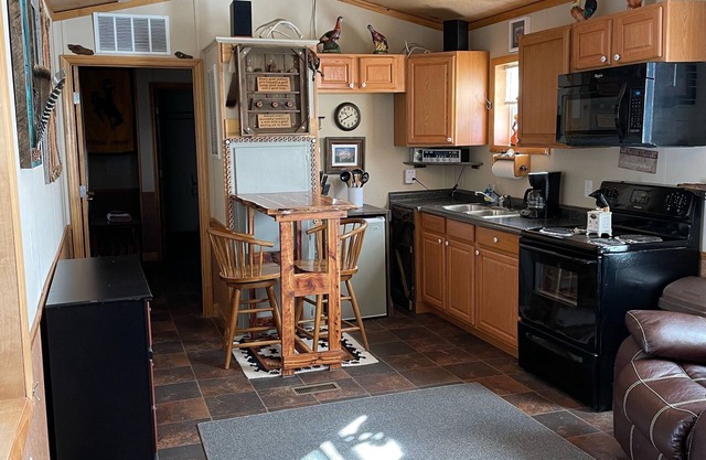 Kara Creek Ranch - 2 bed cabin