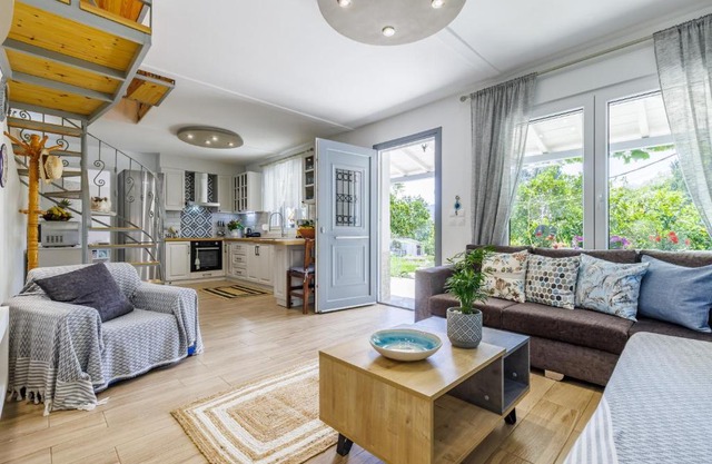 Karderina Cozy Cottage by the River