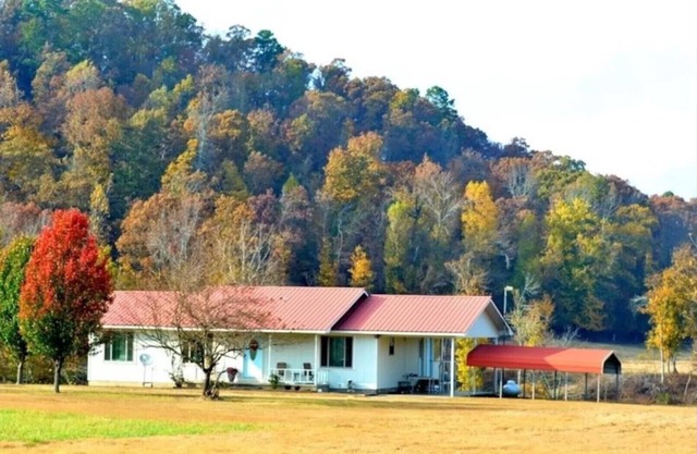 Karen's Country Cottage sur Kates Creek, LLC