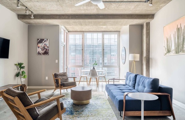 Kasa | Austin | Stunning 1BD/1BA Downtown Apartment