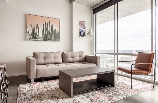 Kasa | Austin | Classy 1BD/1BA 2nd Street District Apartment