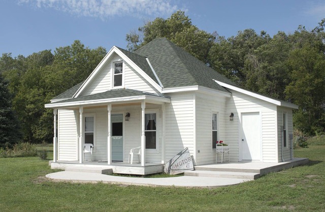Cottage Kate On The Historic Peterson Farm